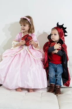 Dress Ups><noscript><img width=